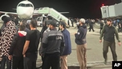 Во время антисемитских беспорядков в аэропорту Махачкалы. Дагестан, 29 октября 2023 года