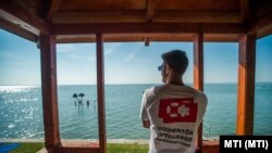 Vízimentő a Balatonnál