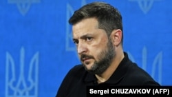 Володимир Зеленський розповів, що заслухав сьогодні доповідь щодо фронту та потреб української армії