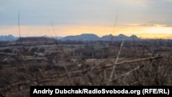За повідомленням, незаконні збройні угруповання відкрили вогонь поблизу Старогнатівки, двічі – поблизу Водяного і Попасної, тричі – біля Авдіївки