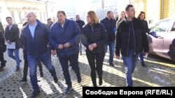 Служебният регионален министър Иван Шишков и кметът на София Йорданка Фандъкова по време на проверката в неделя.
