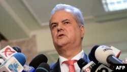 Adrian Năstase este la un pas să-și redobândească toate drepturile din care a fost decăzut după cele două condamnări penale cu executare pentru corupție.