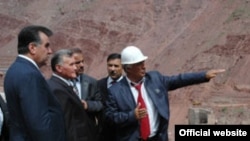 Президент Раҳмон ба ҳини боздид аз Роғун дар таърихи 30 майи соли 2008