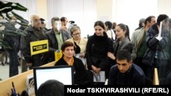 В феврале 2015 года из-за рубежа в Грузию поступило 82 миллиона долларов в виде денежных переводов, и это почти на 23 миллиона меньше, чем в позапрошлом феврале