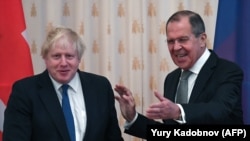 Ministar spoljnih poslova Velike Britanije Boris Džonson sa ruskim kolegom Sergejom Lavrovim u Moskvi