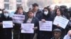 Бежавшие из карабахского Гадрута армяне проводят акцию протеста на площади Республики в Ереване (архивная фотография)
