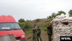 Переви контролируют пока еще российские пограничники