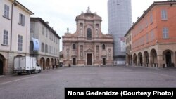 Străzi pustii la Reggio Emilia, Italia