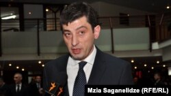 Что касается самого бизнес-омбудсмена, то он ограничился сухим заявлением своей пресс-службы, где говорится, что там знакомы с деятельностью компании MN Georgia, которая нелегальными путями пыталась добиться подписания выгодных ей контрактов