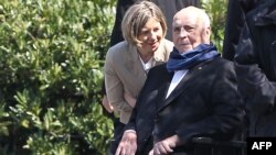 Fostul cancelar Helmut Kohl și soția sa Maike Kohl-Richter, petrecându-l pe premierul ungar Victor Orban, care i-a vizitat, în mod particular, la Oggersheim, Germania, 19 aprilie 2016