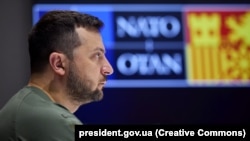 Украинанын президенти Владимир Зеленский былтыр Мадридде өткөн НАТОнун саммитине онлайн катышкан. Киев. 19-июнь, 2022-жыл.
