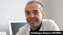 Доц. Атанас Мангъров