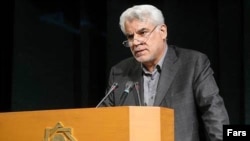 محمود بهمنی، رییس بانک مرکزی ایران.