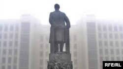 Помнік Леніну на плошчы Незалежнасьці ў Менску