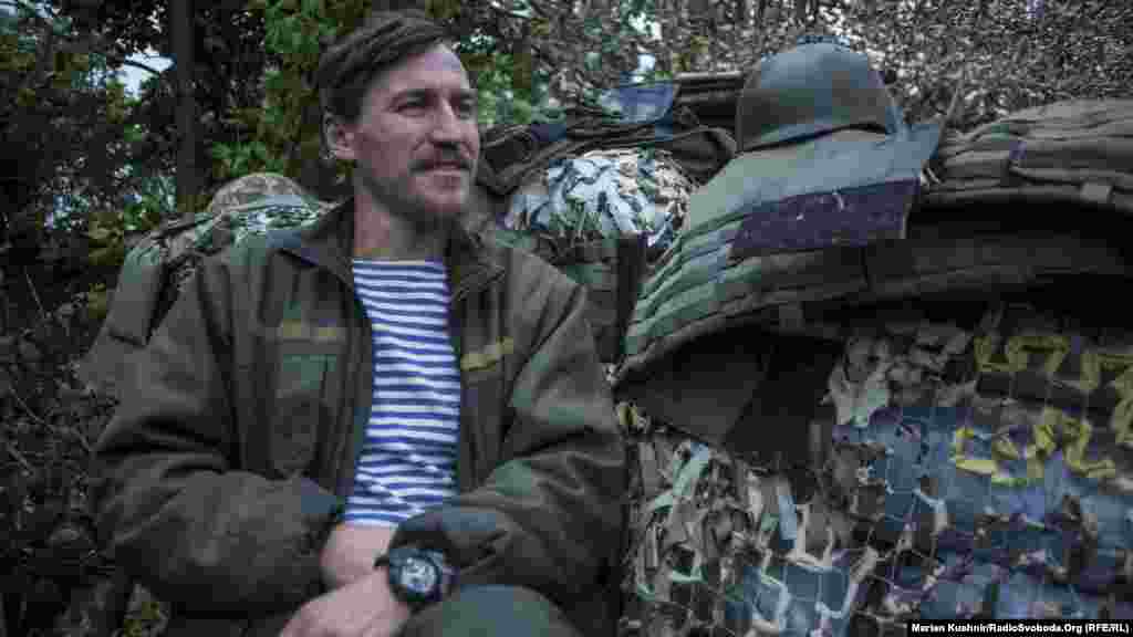 Військовослужбовець із позивним «Дзідзьо». Інколи, каже, вмикає проросійським бойовикам гімн України або ж композиції шоу-мена «Дзідзьо»