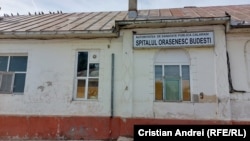 România a vaccinat populația inclusiv în centre de acest gen. Nu lipsa banilor a fost problema majoră a sistemului sanitar în ultimii ani, ci cheltuirea fără cap sau partinică a acestora. Va schimba PNRR paradigma?