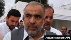 اسد قیصر وايي، په موجوده حالاتو کې د سیاست پر ځای ټولو ګوندونو ته په شریکه د کار کولو ضرورت دی.