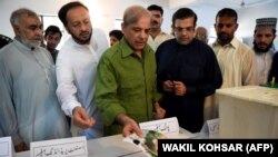 عدالت شریف ته د ډېسېمبر پر ۱۳مه اورېدنې ته د حاضرېدو امر وکړ