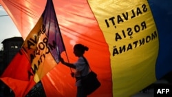 Protest la Bucureşti împotriva explorării cu cianuri a aurului de la Roşia Montană, 8 septembrie 2013