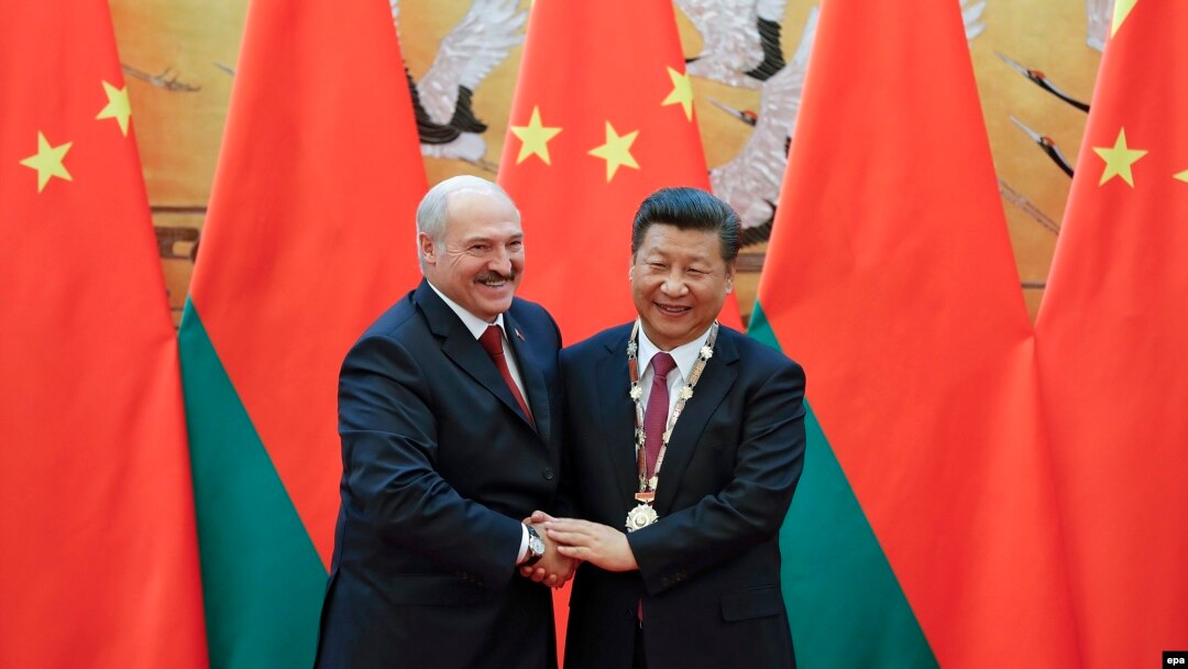 Predsednik Belorusije Aleksandar Lukašenko (levo) s predsednikom Kine Si Đinpingom u Pekingu, septembar 2016.