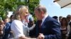Карін Кнайсль і Володимир Путін танцюють у містечку Гамліц, серпень 2018 року