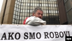 Sa jednog od radničkih protesta ispred zgrade Vlade Zeničko-dobojskog kantona, u Zenici.