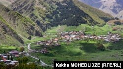 Принятие поправок позволит приостановить массовую миграцию населения, так как новые законодательные нормы предусматривают множество налоговых послаблений для жителей высокогорья
