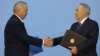 Борбор Азиянын кээ бир өлкөлөрүндөгү президенттердин картайганы да Ак үйгө стратегияны карап чыгууга түрткү болду дешет эксперттер.